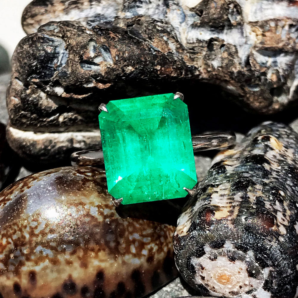 Maria José Jewelry 3.82 Carat Emerald Solitaire Ring