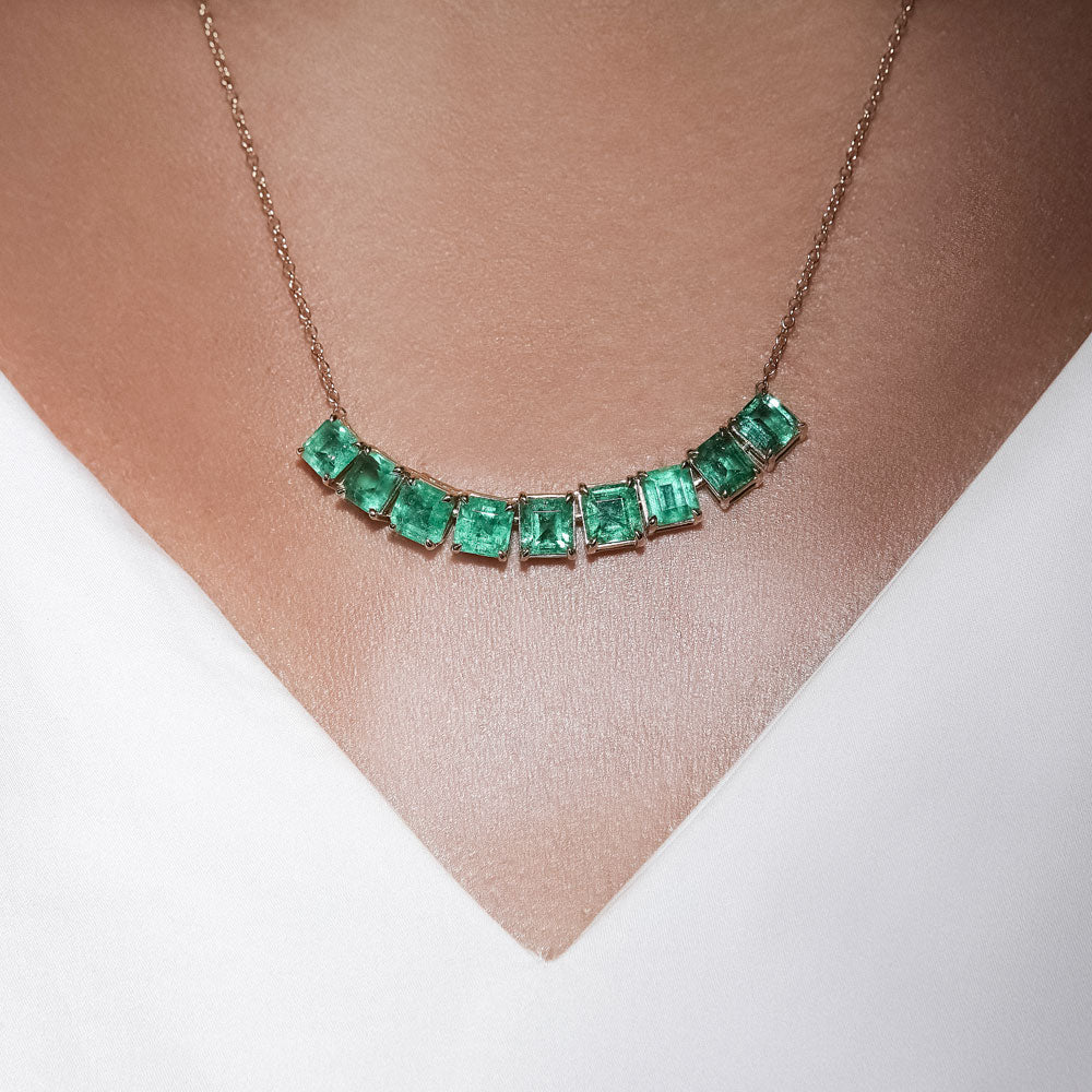 Fine 7.30ct Colombian Emerald Necklace 18K Yellow Gold | Emerald necklace, Colombian  emeralds, Necklace