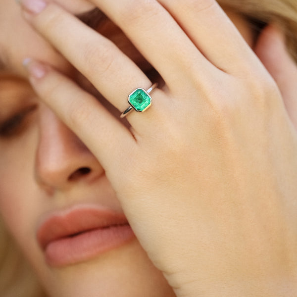 Maria Jose Jewelry Bezel Set Colombian Emerald Ring front view