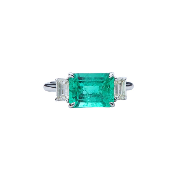 Maria Jose Jewelry East West Colombian Emerald Ring front view