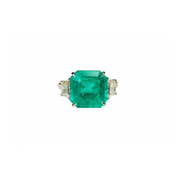 Maria Jose Jewelry 6.98 Carat Colombian Emerald and Diamond Ring Front View