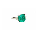 Maria Jose Jewelry 6.98 Carat Colombian Emerald and Diamond Ring Side View